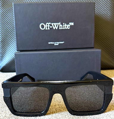 Off-White Chester Sunglasses Black/Dark Gray Tinted UV400 54-19-145