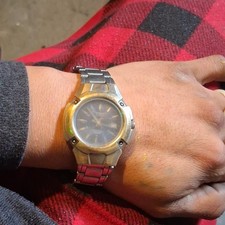 Casio Men's Analog Wristwatch Black Dial Silver Metal Bracelet Classic Style