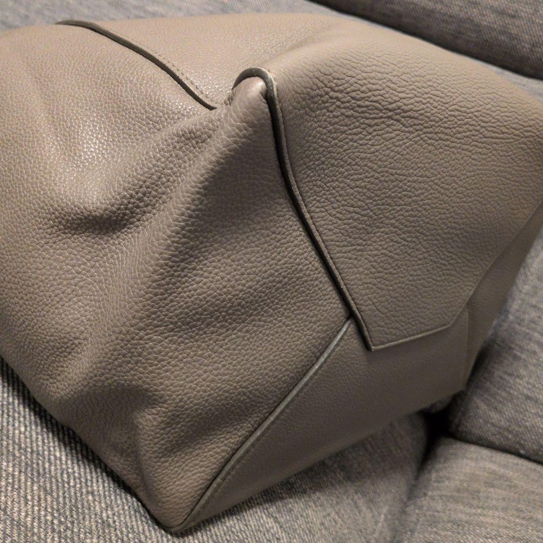 CELINE Cabas Phantom Structured Leather Tote Bag … - image 9