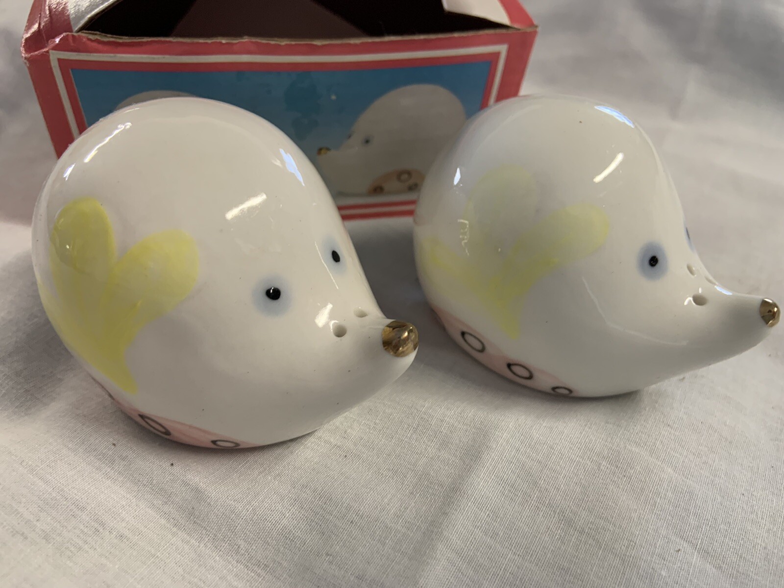 Hedgehog Salt And Pepper Shaker Set Whimsical NEW IN BOX Porcelain Ceramic
