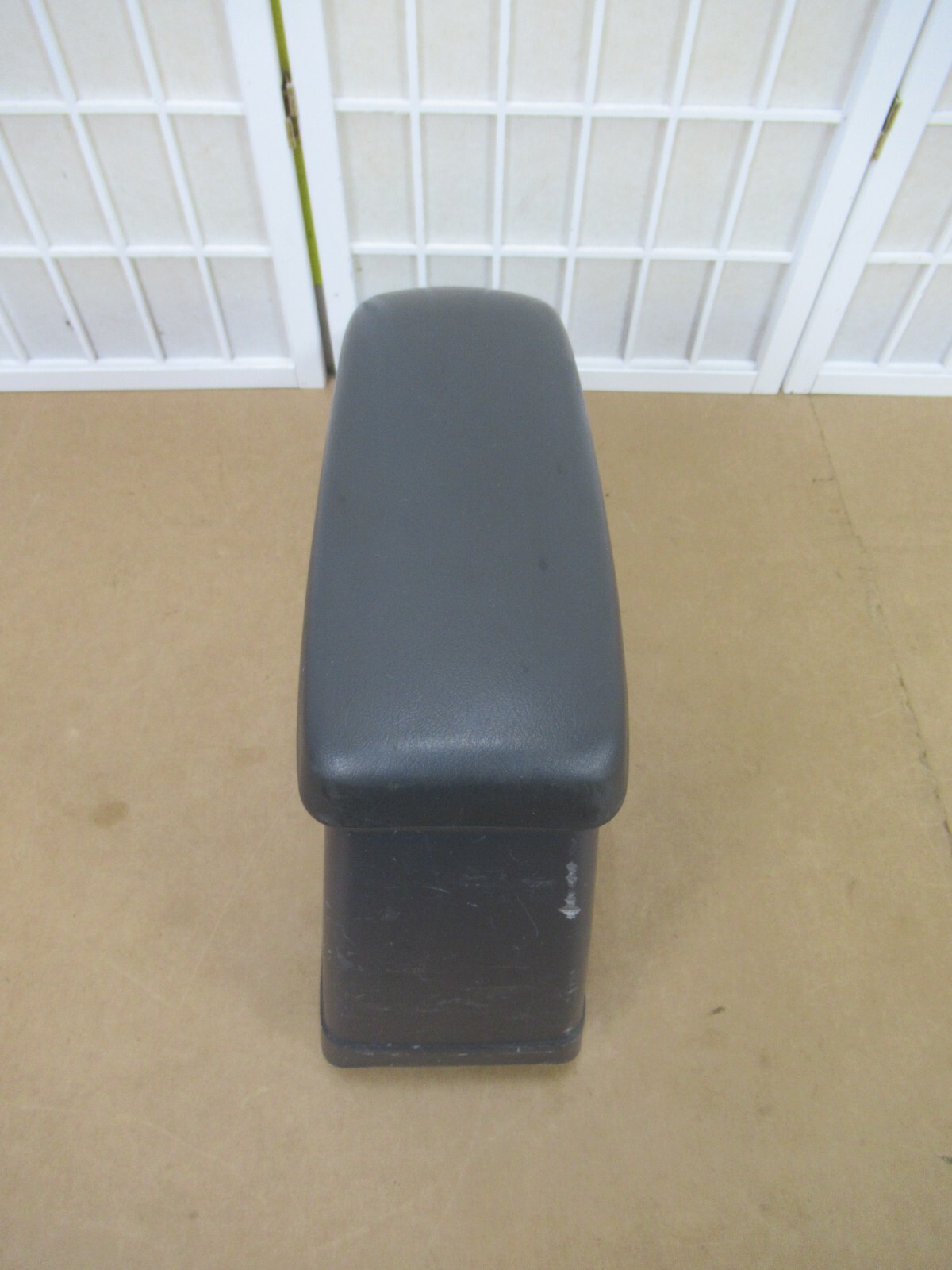 8697 Nissan D21 Pickup Truck Center Console Shifter Armrest Cup Drink