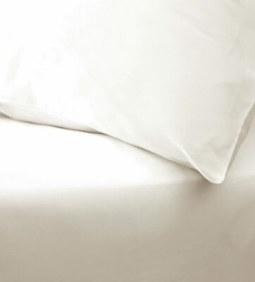 2 x 800 Fadenzahl Cotton Rich Paar Hausfrau Hüllen in Creme