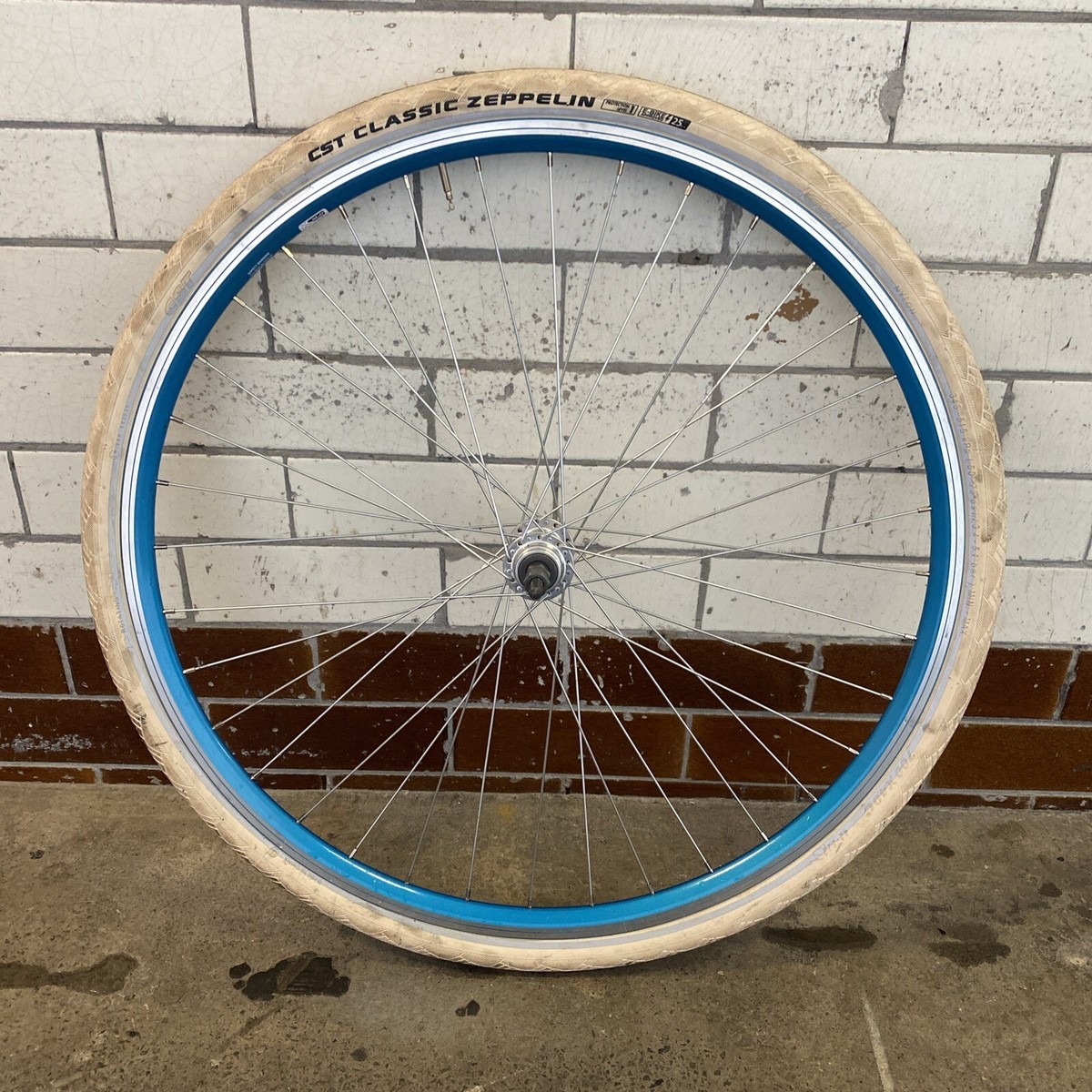 Cst 700x400 Bike Tire 28” Blue Front Bike Bicycle Wheel White CST