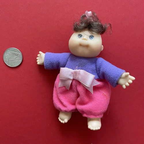 Cabbage Patch Doll Mini Figure Vintage 1995 Brown Hair Baby Girl Jumper