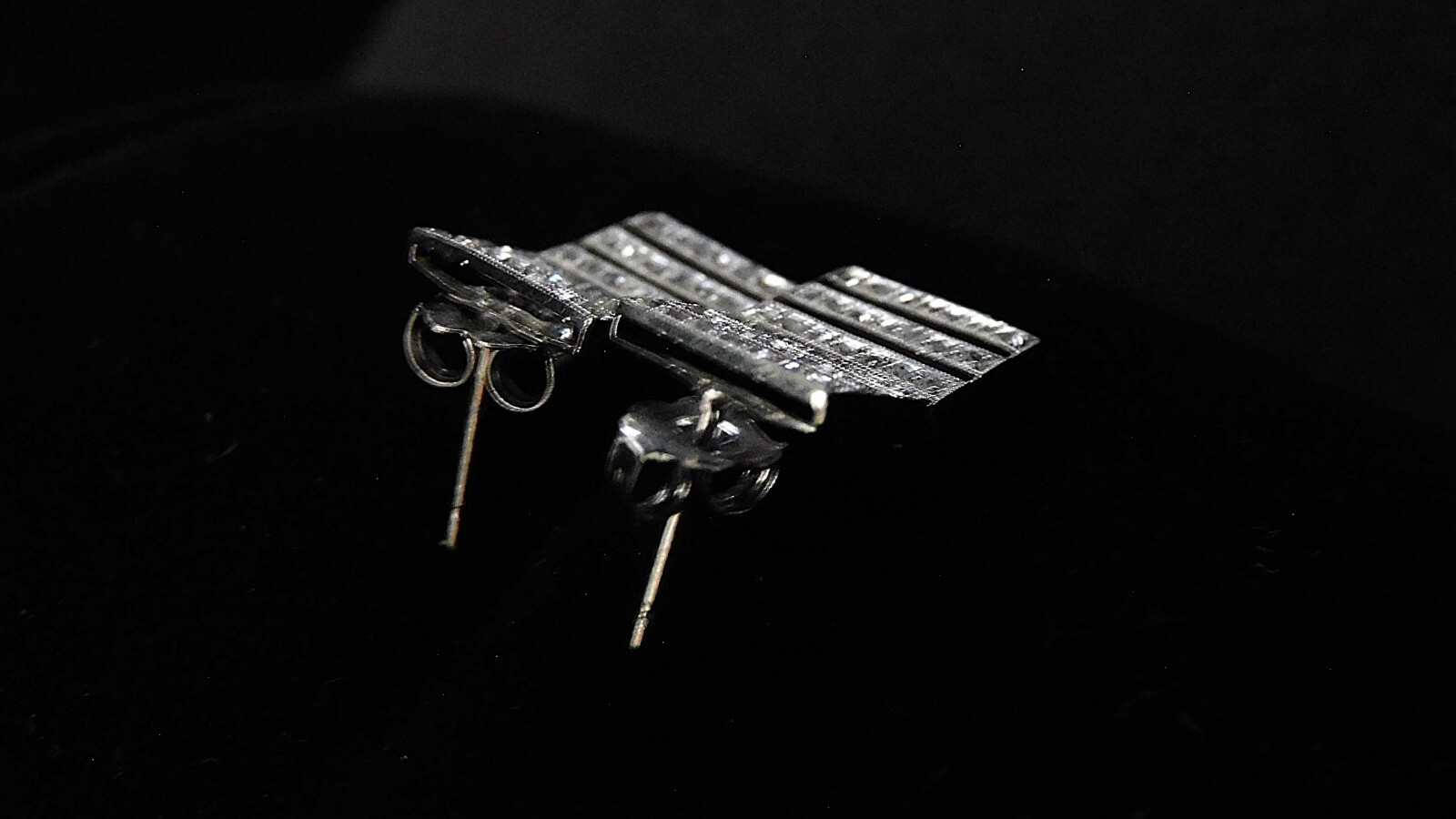 PLATINUM RECTANGULAR / FLEXIBLE PAIR OF EARRINGS … - image 3