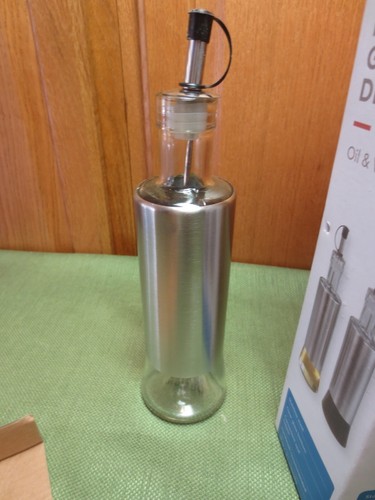 MICHAEL GRAVES DESIGN 2 PIECE 10 OZ. STAINLESS STEEL OIL AND VINEGAR SET - Picture 4 of 6