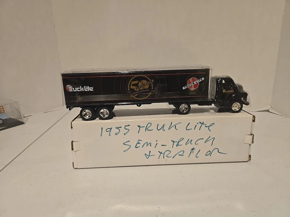ERTL 50-я годовщина - 1950 Chevy Truck-Lite полуприцеп литая банка с ключом  - Изображение 4 из 4