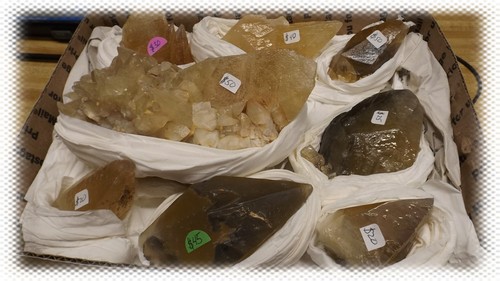 7 lb - 8 piece - Yellow Calcite Crystal Cluster Lot - Picture 4 of 4