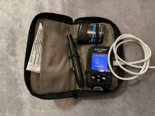 Accu-Chek Guide Digital Glucose Monitoring Kit w/ Case Lancing Device & Lancets