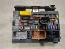 Citroen C5 2011 Sicherungskasten komplett 9675877980 VAQ21456 Citroen C5 2011 Sicherungskasten komplett 9675877980 VAQ21456