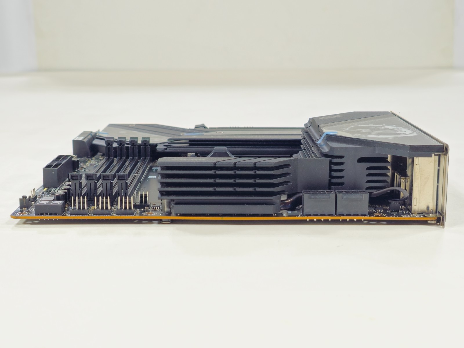 MSI MPG X670E CARBON WIFI AM5 Ryzen 7000 + 9000 Series DDR5 ATX Motherboard