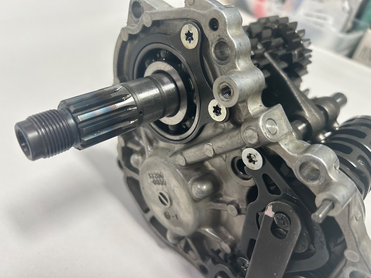 2016-2019 KAWASAKI NINJA ZX-10R OEM TRANSMISSION GEAR ASSEMBLY