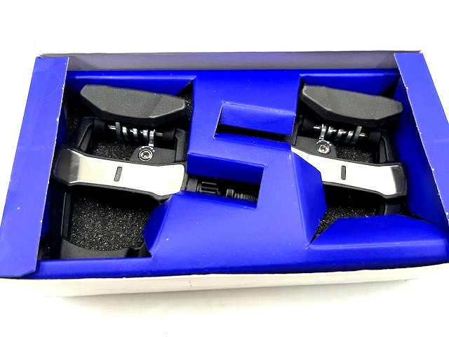 GIANT ROAD ELITE  CLIPLESS PEDAL LOOK KEO CLEATS SYSTEM ROAD ELITE CNC MACHINED