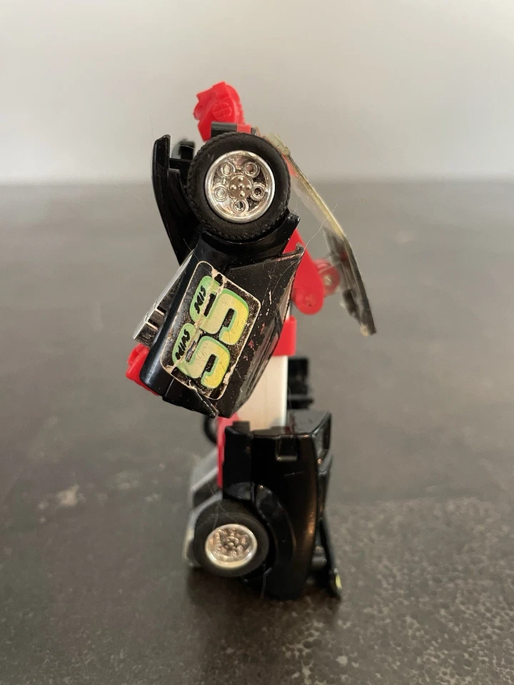 Transformers G2 Autobot SIDESWIPE Lamborghini Countach Hasbro 1992 - Image 4 of 4