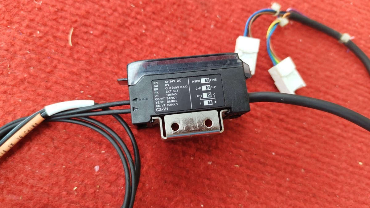 P:VT21 Keyence CZ-V1 Color Differentiating Sensor Amplifier P:VT21 Keyence CZ-V1 Color Differentiating Sensor Amplifier