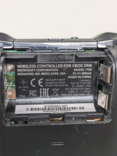 Microsoft Xbox One Wireless Controller Model 1708 -With Rechargeable Pack Black - Picture 6 of 6