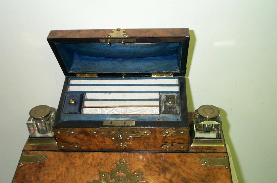 Antiguo soporte de tinta de nogal burl con pendiente de escritura c1870 Foto 4 de 4