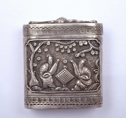 Figurine pilulier repousse chinoise en argent massif 1930 marquée chauve-souris足紋 - Photo 2 sur 7