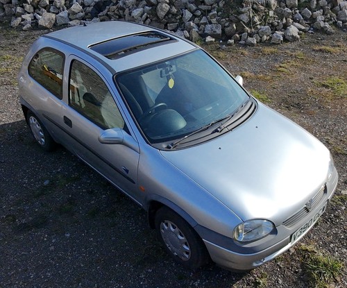 Vauxhall Corsa B 1.2 16v Club 1999 - Picture 16 of 22