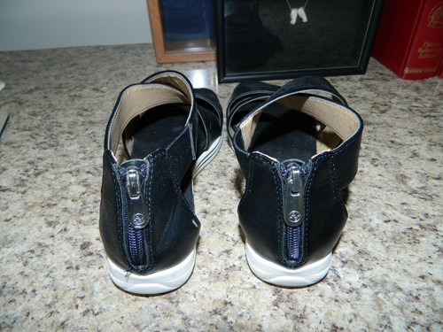 Sandalias deportivas para mujer Adrienne Vittadini Av-Cary negras talla 8,5 - Imagen 3 de 5