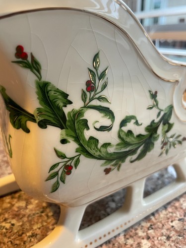 Vintage FTD Ceramic Christmas Sled Planter/Decor 6" x 9" x 3.5" - Picture 9 of 12