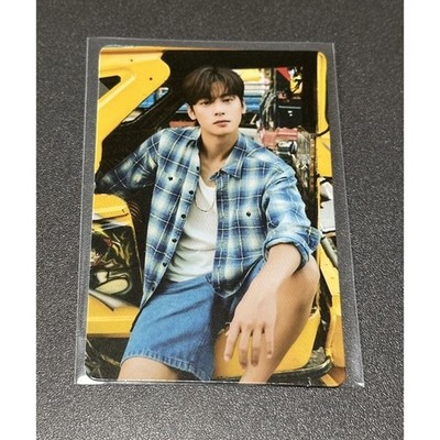Cha Eun-woo magazine trading card