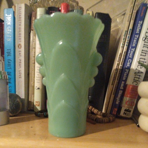Feuerkönig Jade-it Art Deco Knospe Blumenvase Jakobsmuschel Vintage