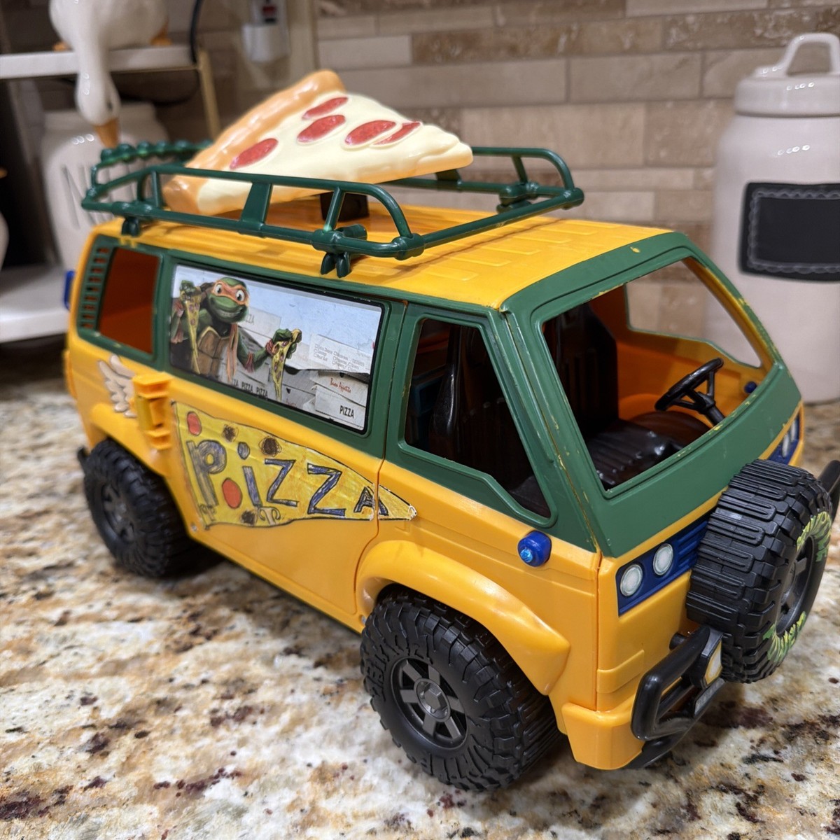PLAYMATES TMNT TEENAGE MUTANT NINJA TURTLES MAYHEM PIZZAFIRE