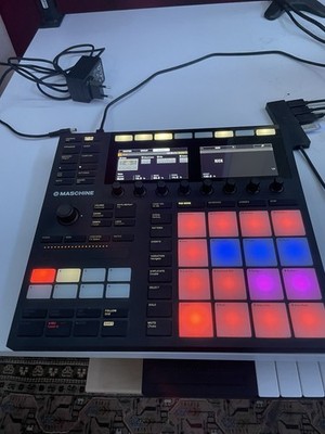 Native Instruments Maschine MK3   Wie neu, kaum benutzt + Lizenz-Transfer + Cds