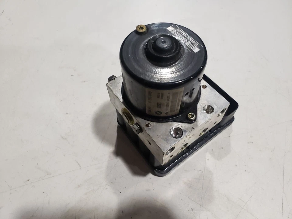 防锁制动系统 ABS - 2004 宝马 330CI E46 LCI Conv - 02-06 原始设备制造商 6759045 — 第 4/4 张图片