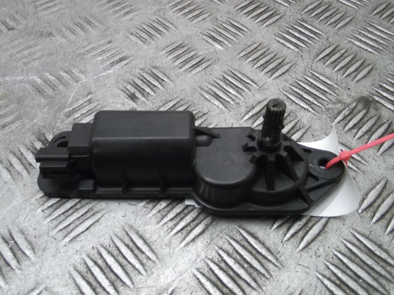 Nissan Elgrand Right Offside Rear Door Lock 2 Pin Plug Mk2 E51 2002-2009R