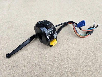 Fixation poignée interrupteur Piaggio G-Max 50 - Photo 1/4