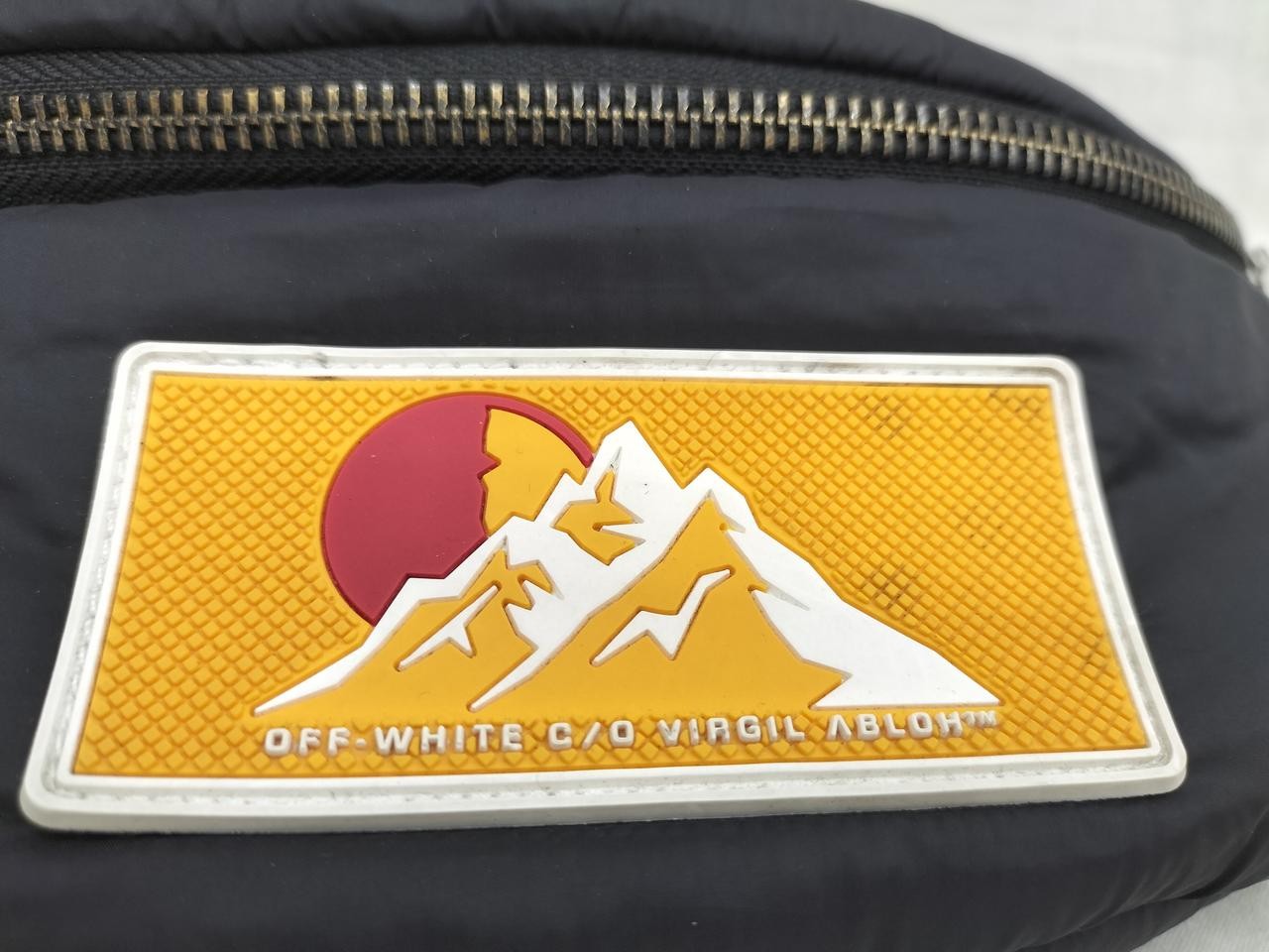 Puffy Basic Fanny Pack Model Omna074F19F43002 100… - image 2