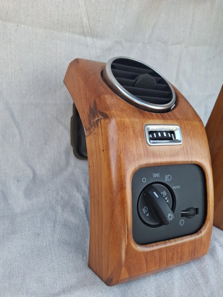 2005/2009 Land Rover LR3 OEM CENTER CONSOLE Dash Wood Trim RADIO BEZEL W/VENTS - Image 4 of 4