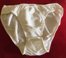 TRUE VINTAGE - WOMENS BRIEFS SIZE L/7 100 NYLON Fine stripe Un -branded 1990's