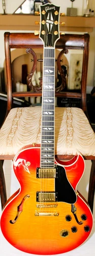 2007 Cherry Burst Gibson ES-137 Custom Hollow Body Guitar Excellent Condition