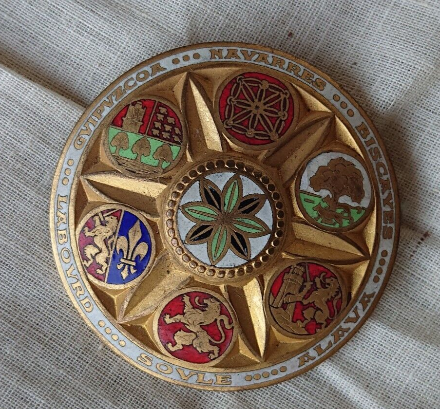 Broche Ancienne Du Pays Basque - Métal Orfèvre Signée Ramuncho, Occasion "dans Son Jus"