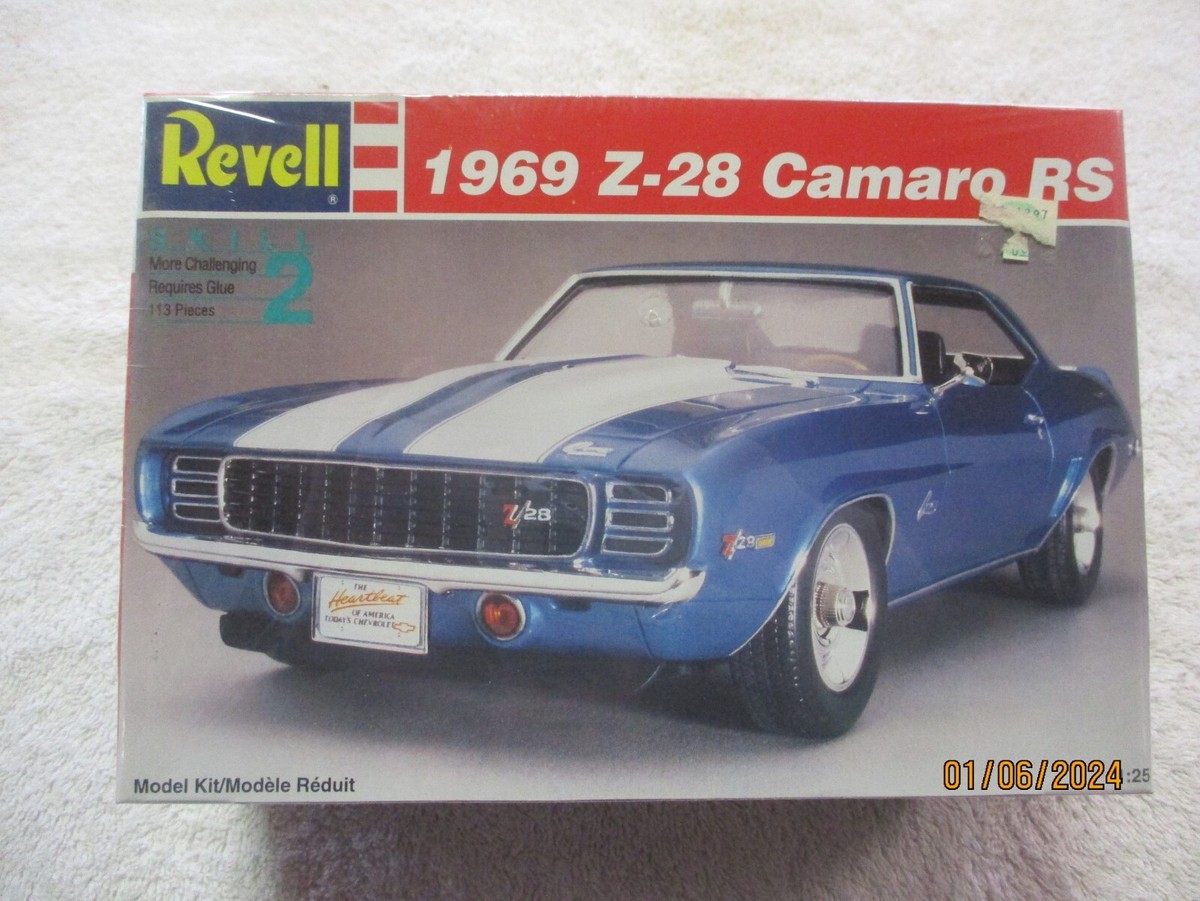Revell 1969 Z-28 Camaro RS 1:25　カマロ 1969 Z-28 Camaro RS 1:25 Scale Revell 7457 -Model Kit Build
