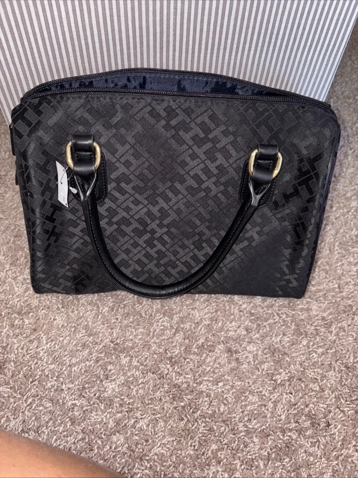 Tommy Hilfiger Women's Hand Bag black logo - Image 4 of 4
