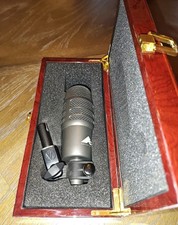 Audio Technica AE2500 Cardioid Dual-Element Condenser/Dynamic Microphone w/Mount