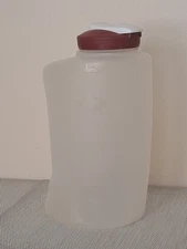 Rubbermaid One Gallon 4 Qt Mixer Mate Drink Pitcher Jug Maroon Red Flip Top Lid