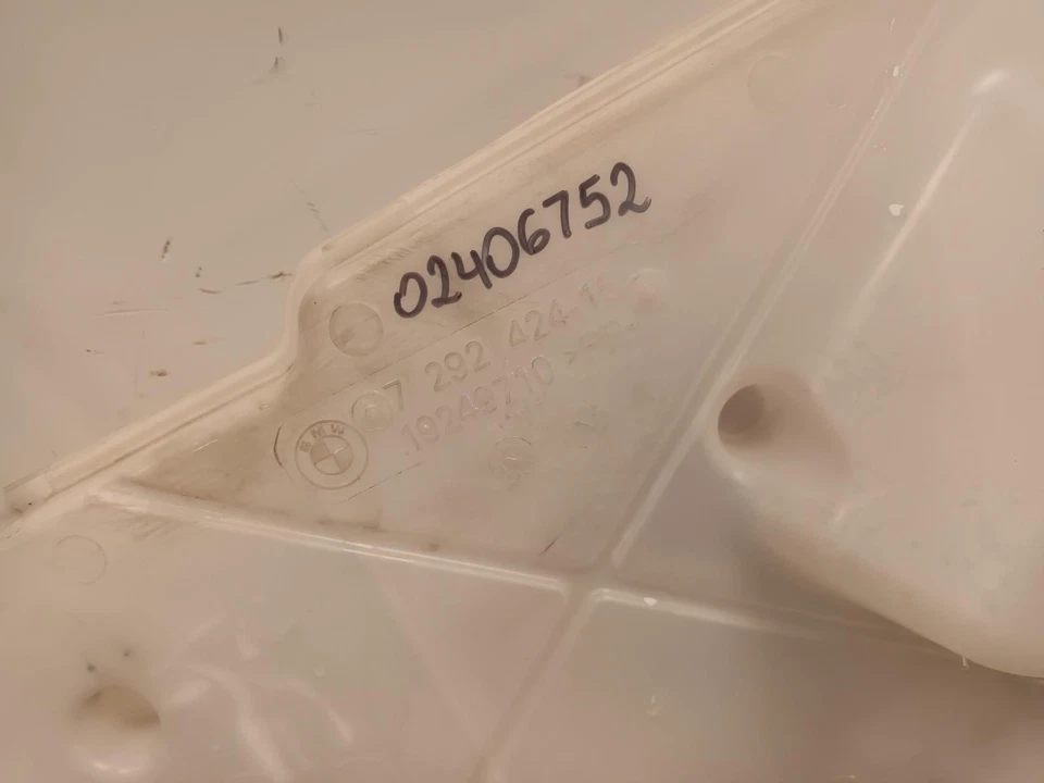 BMW X5 13-18 F15 Windscreen Washer Bottle Pump & Cap  72924241 505927 — 第 3/4 张图片