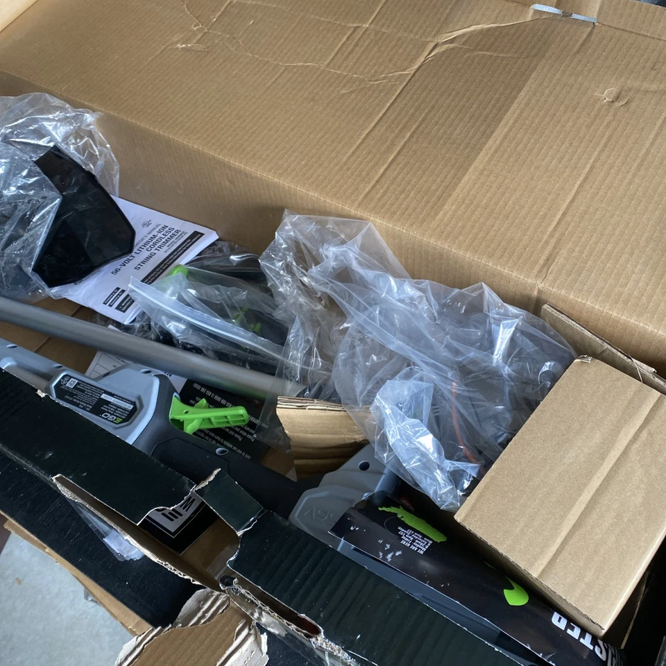 Ego ST1510T POWER+ 15" 56V Recortadora de Cuerda Inalámbrica Solo, SIN BATERÍA, Sin Cargador Foto 2 de 4