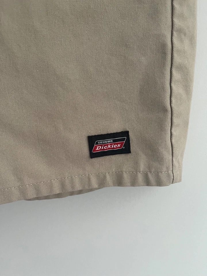Pantalones Cortos de Trabajo Dickies Flex 30"W 13"L Calce Relajado Esencial FLEX Bronceado Foto 2 de 4