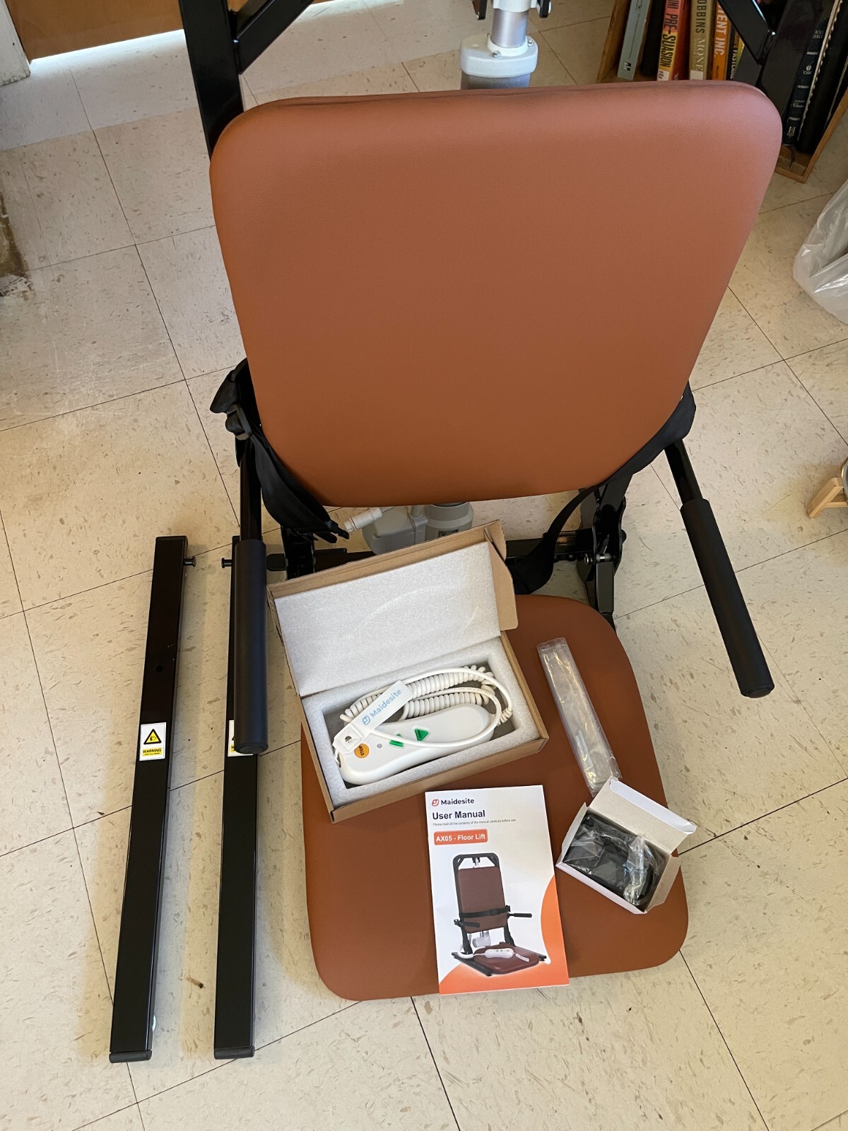 Maidesite Heavy Duty Floor Lift Chair 440 LB Weight Capacity! Mint!