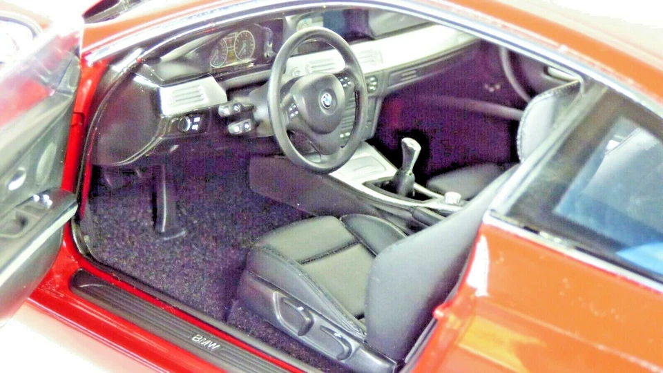 Coche de juguete Kyosho BMW E92 1:18 cupé edición concesionario rojo carmesí 2004 serie 3 Foto 3 de 4