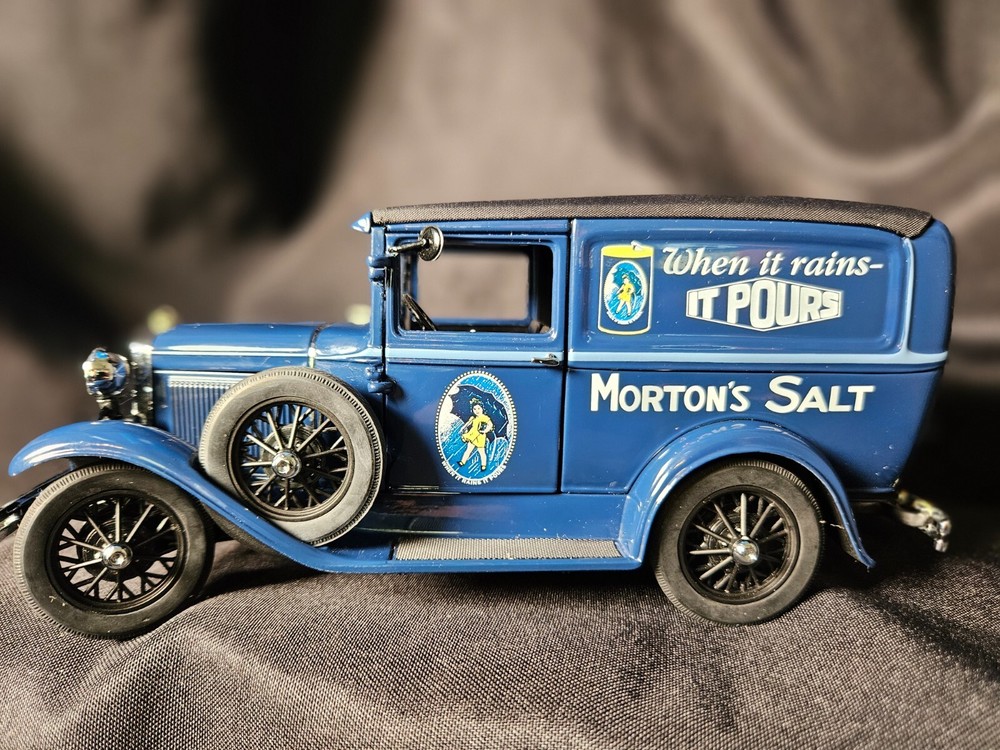 Vintage 1930s Morton Salt Truck 1:24 Scale Diecast Model by Danbury Mint #4592