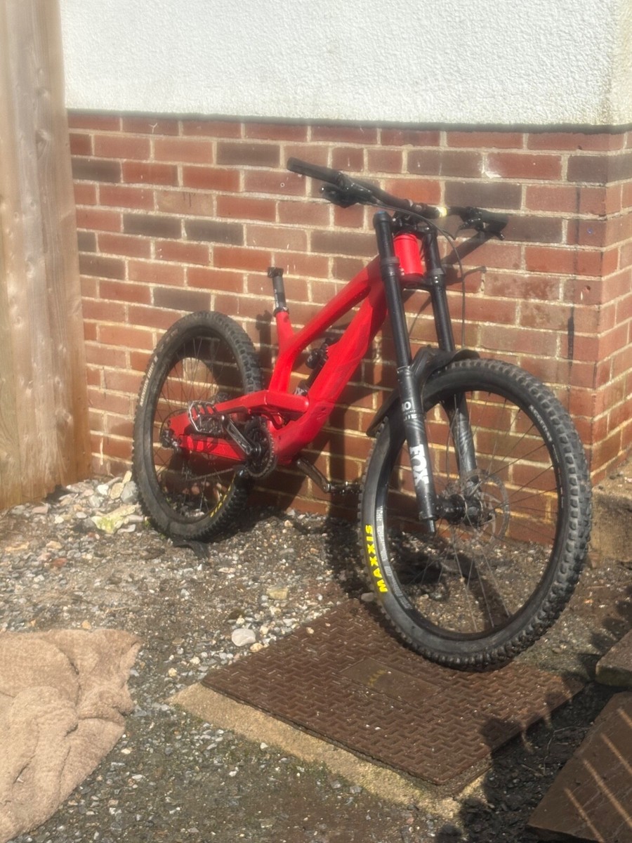 Yt Tues CF Pro (Medium