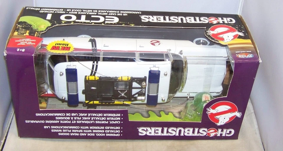 1:18 1:21 ERTL GHOSTBUSTERS ECTO I 1959 CADILLAC AMBULANCE SLIMER 2004 33538 NIB - Image 2 of 4