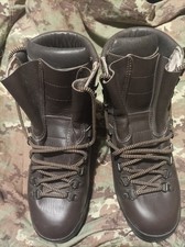 Scarponi  Anfibi da montagna Esercito Italiano . Misura 43.  Usato. Vedi Foto.